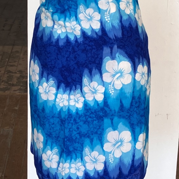 Blue and white floral print 2pc set - Picture 10 of 10